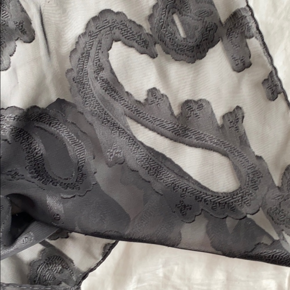 Black scarf (pashmina style) - Picture 3 of 3